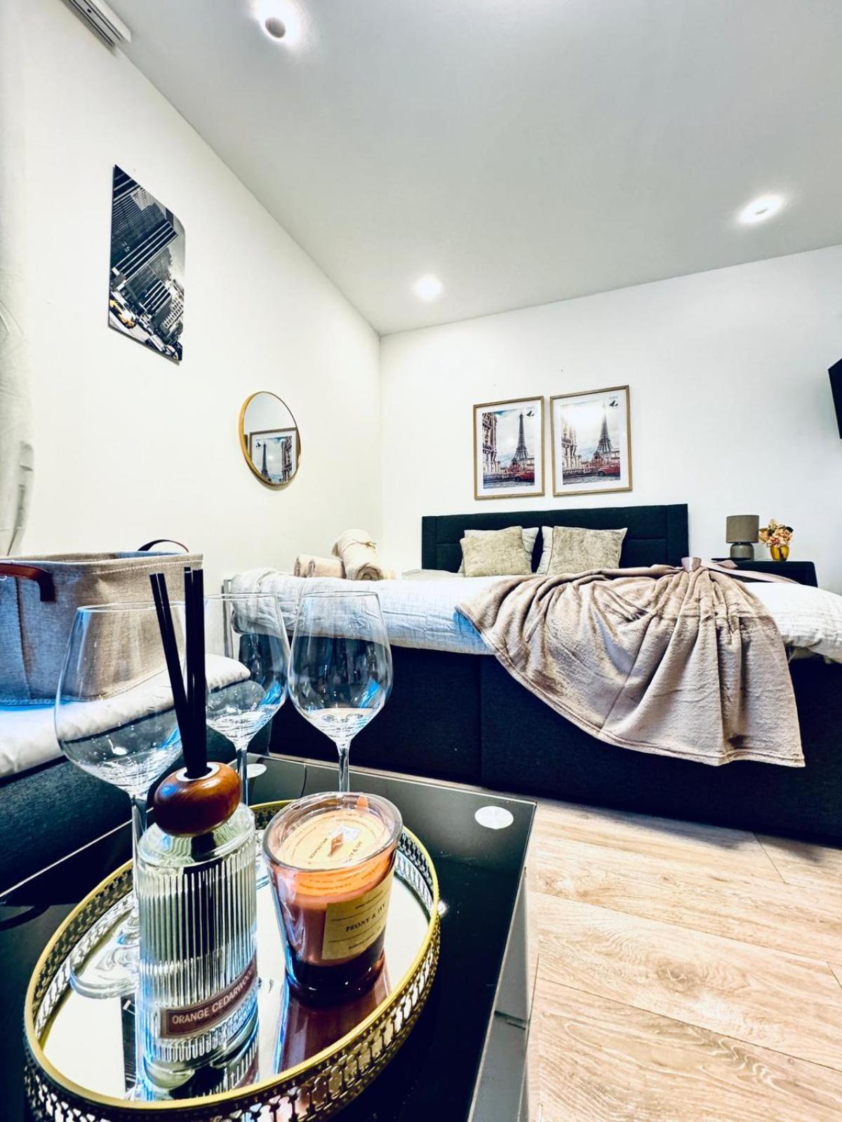Central King Studio - 10 Mins Walk From Downtown Вена Экстерьер фото