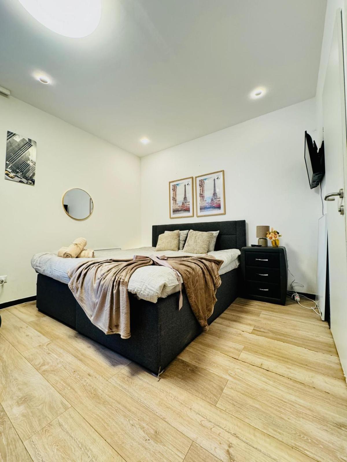 Central King Studio - 10 Mins Walk From Downtown Вена Экстерьер фото