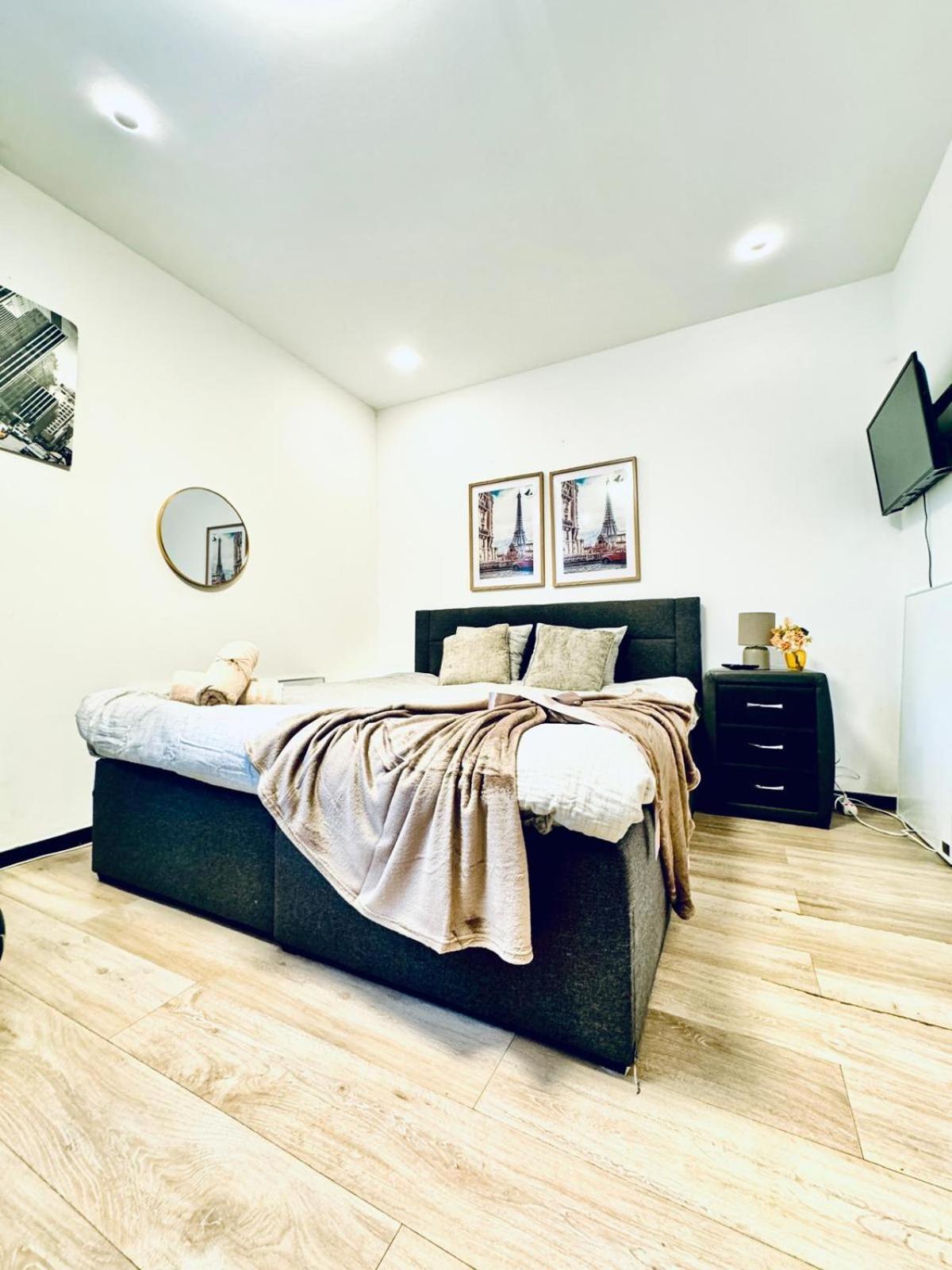 Central King Studio - 10 Mins Walk From Downtown Вена Экстерьер фото